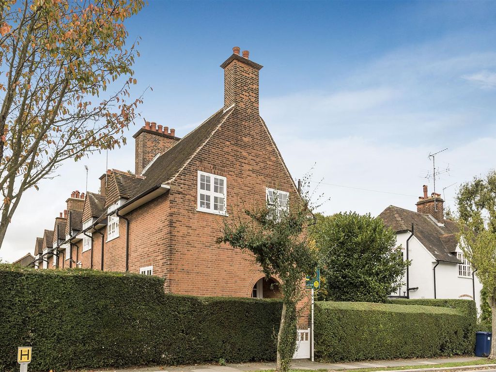 3 bed terraced house to rent in Willifield Way, Hampstead Garden Suburb