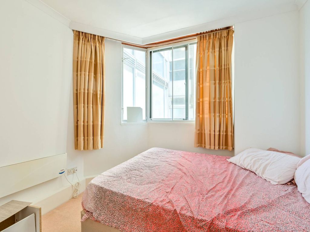 Acacia Road, St John's Wood, London NW8  