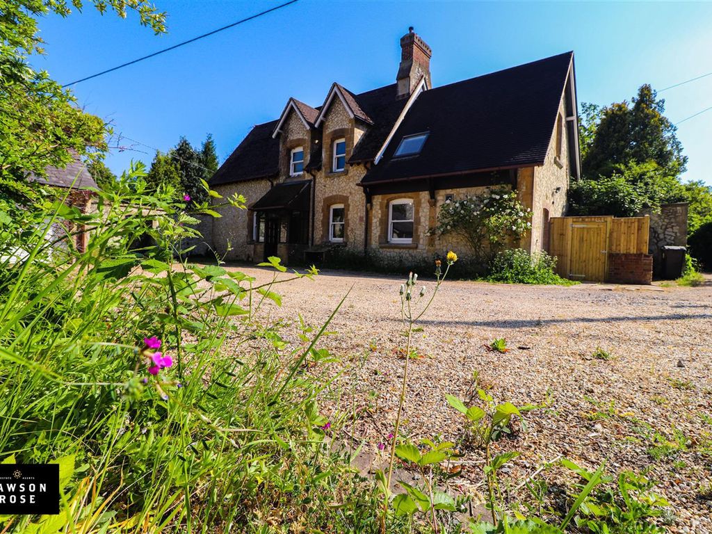 4 bed property to rent in Blackmoor, Liss GU33 Zoopla