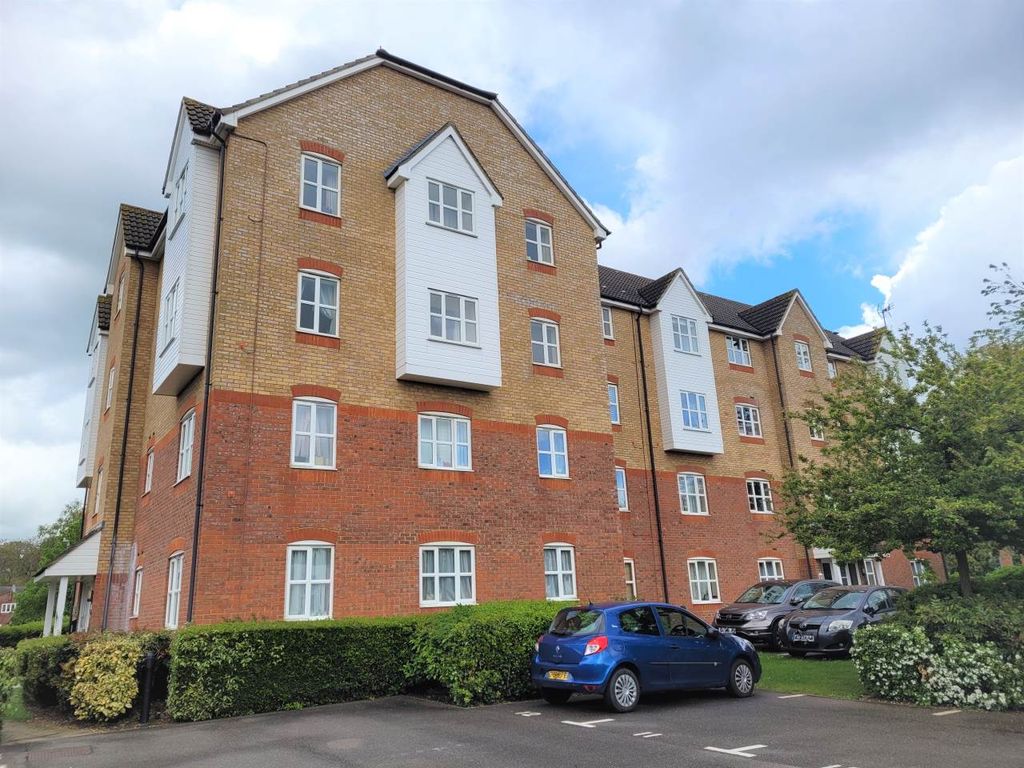 2 bed flat to rent in Park Street Industrial Estate, Osier Way