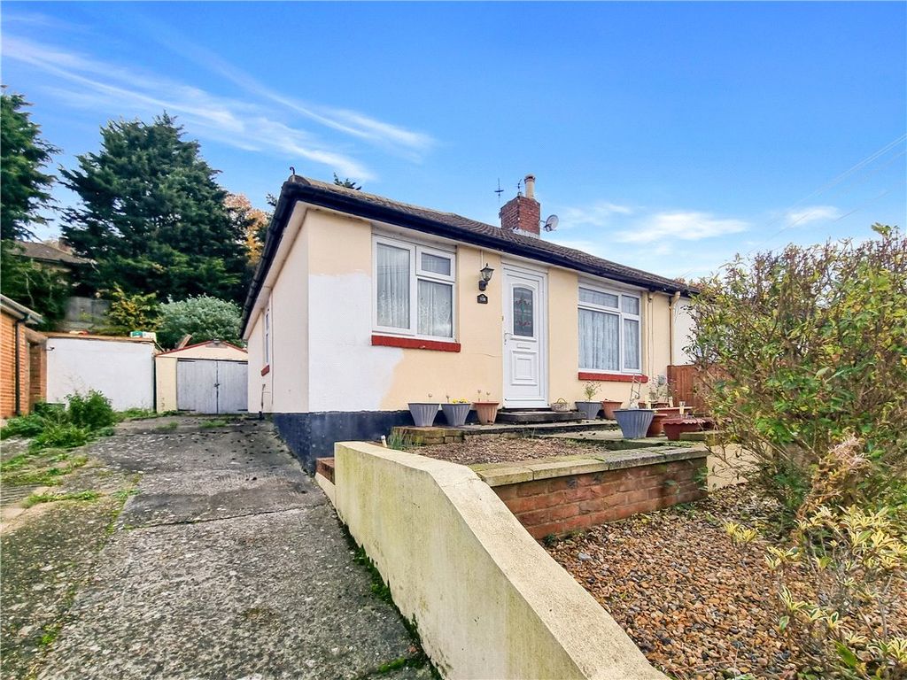 2 bed bungalow for sale in Barnfield Road, St Pauls Cray, Kent BR5, £