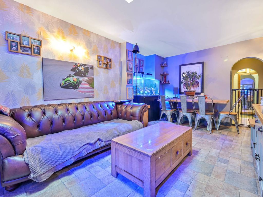 3 bed bungalow for sale in Worplesdon Road, Guildford GU3 Zoopla