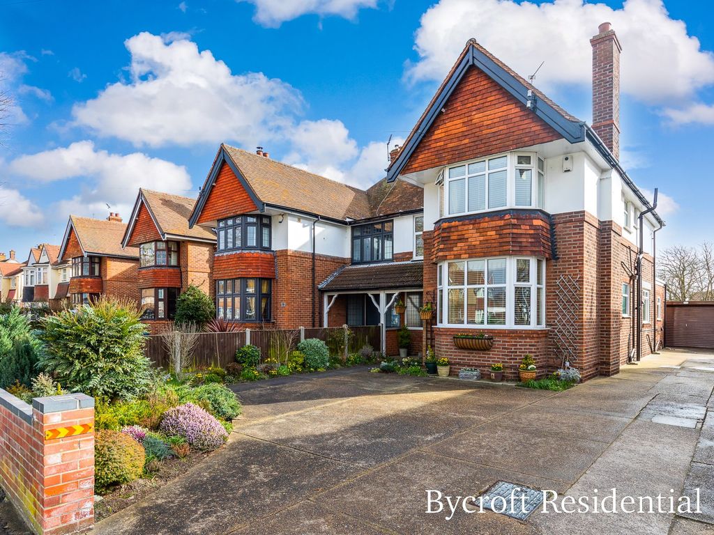 4 bed semidetached house for sale in Lawn Avenue, Great Yarmouth NR30