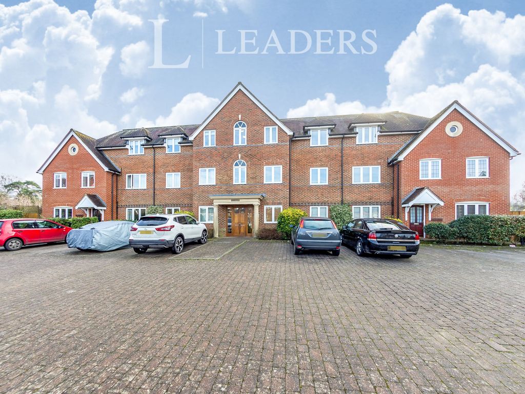 2 bed property to rent in New Road, Chilworth, Guildford GU4, £1,250