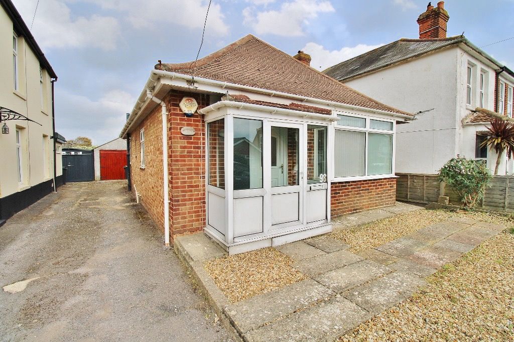 3 bed detached bungalow for sale in Gosport Road, LeeOnTheSolent