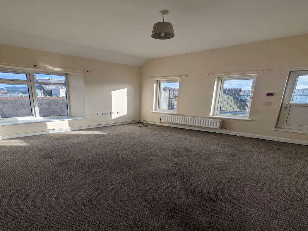 1 bed property to rent in Green Street, Neath SA11, £650 pcm Zoopla