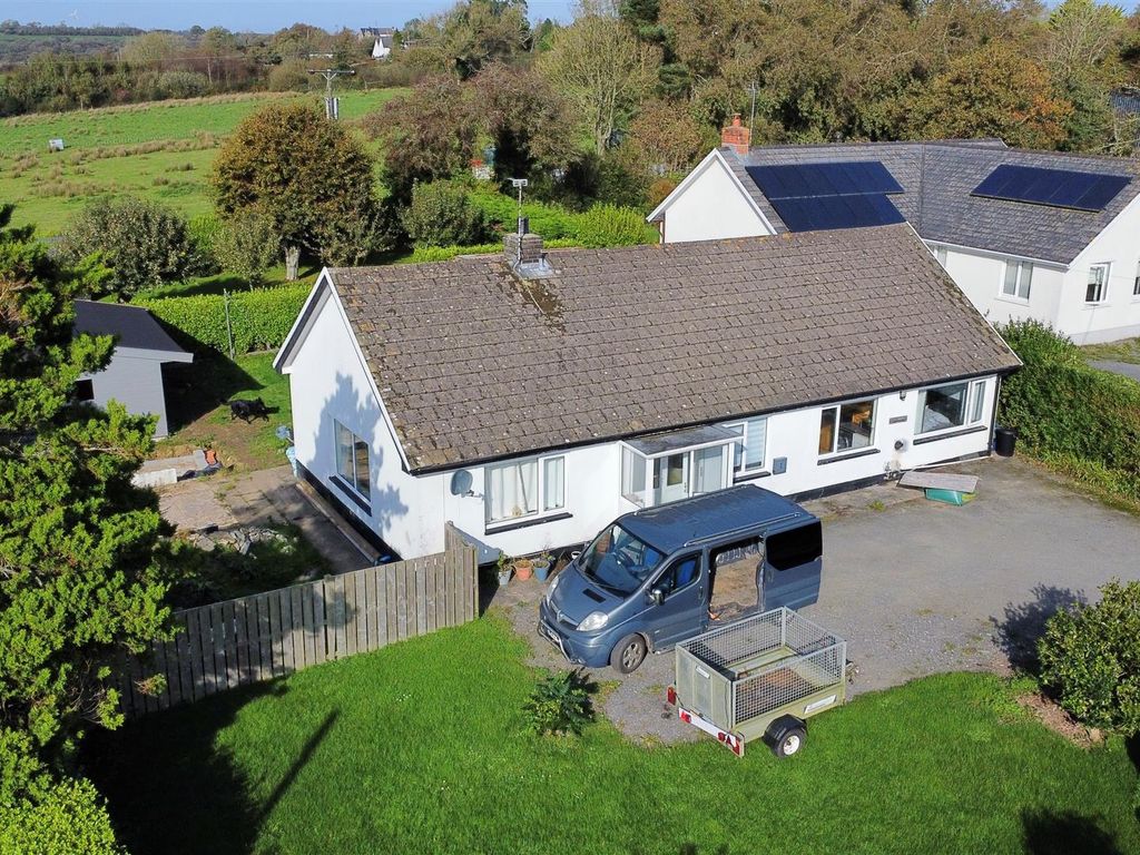 3 bed detached bungalow for sale in Thomas Chapel, Begelly, Kilgetty