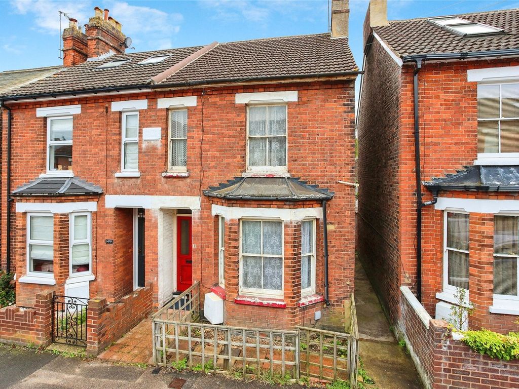3 bed semidetached house for sale in Preston Road, Tonbridge, Kent TN9