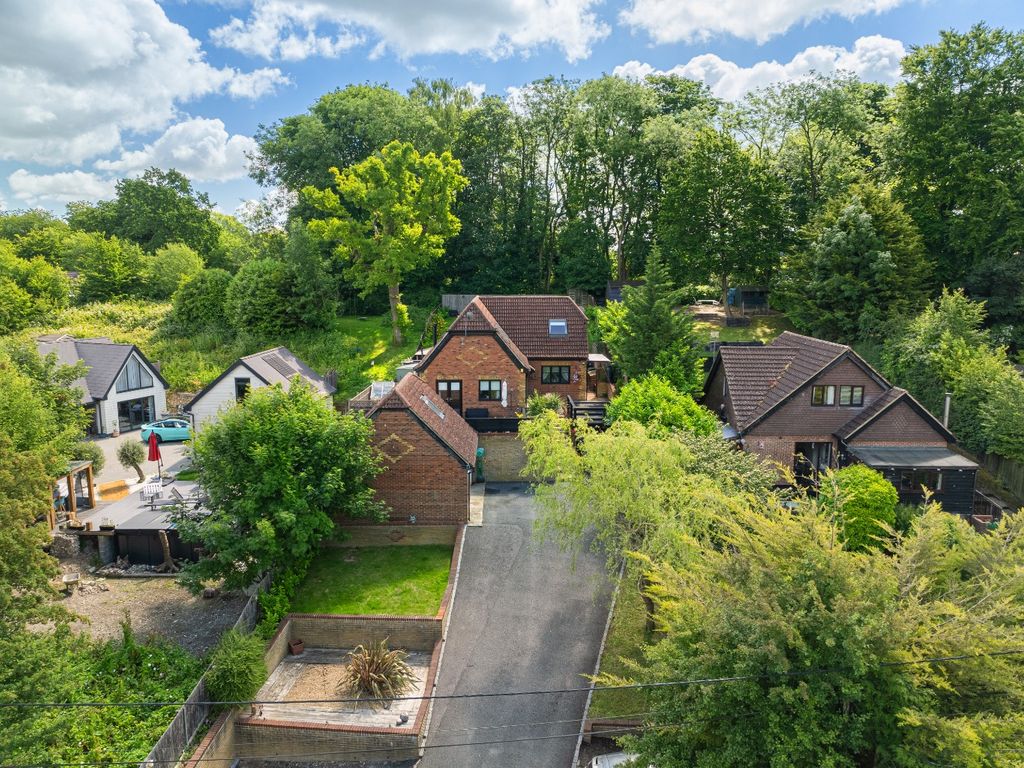 5 bed detached house for sale in Valley Lane, Meopham, Gravesend, Kent