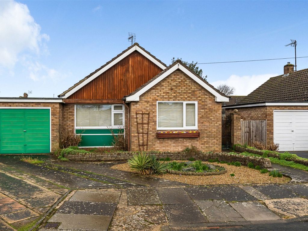3 bed bungalow for sale in Tiverton Close, Springbank, Cheltenham GL51