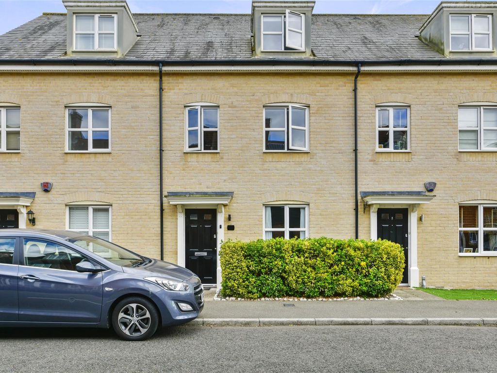 3 bed terraced house for sale in Ranulf Road, Flitch Green, Dunmow CM6