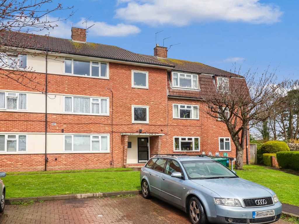 2 bed flat for sale in Parnell Close, Abbots Langley WD5 Zoopla