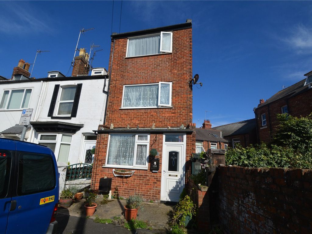 3 bed end terrace house for sale in Bow Street, Bridlington, East