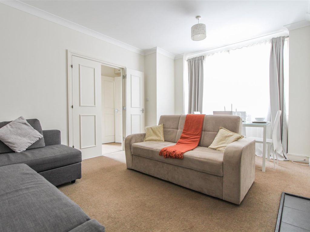 2 bed flat to rent in Royal College Street, Camden Town NW1, £2,600 pcm