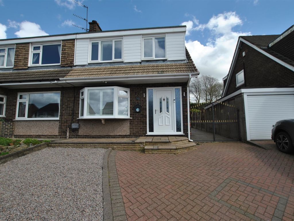 3 bed property for sale in Tennyson Avenue, Dukinfield SK16, £280,000