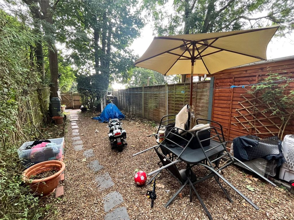 2 bed terraced house for sale in Freemans Lane, Hayes, Greater Londonw