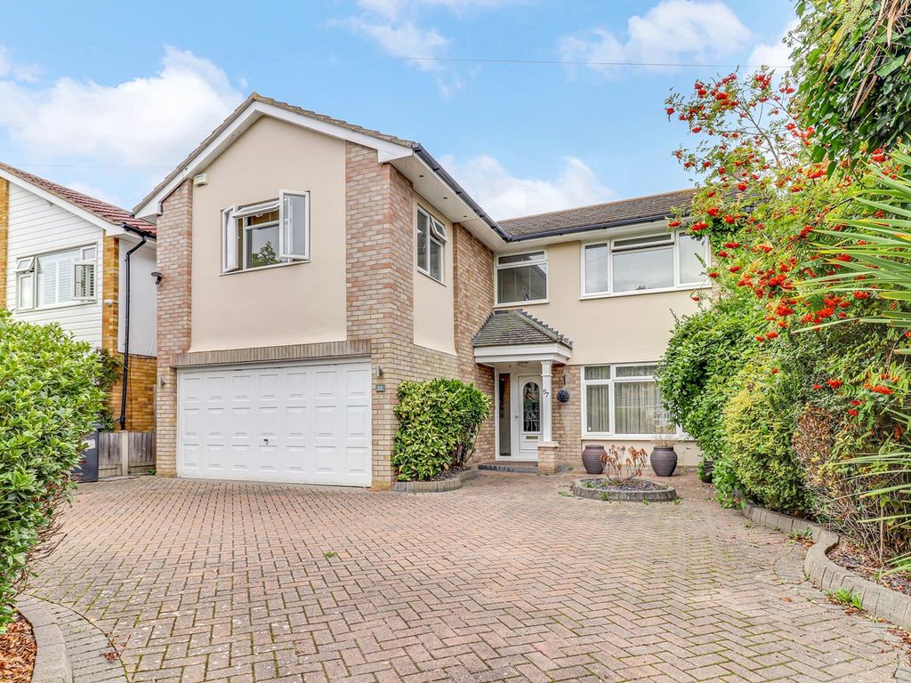 4 bed detached house for sale in Wyatts Drive, Thorpe Bay SS1 Zoopla