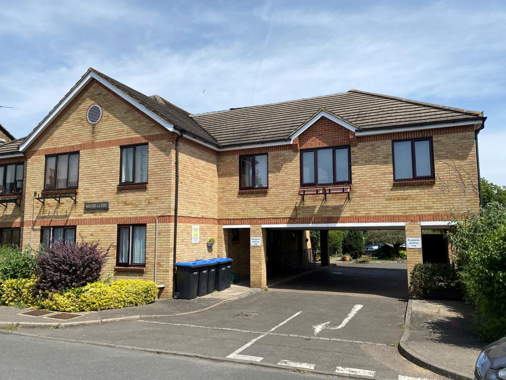 Millers Court, Hythe Park Road, Egham, Surrey TW20  