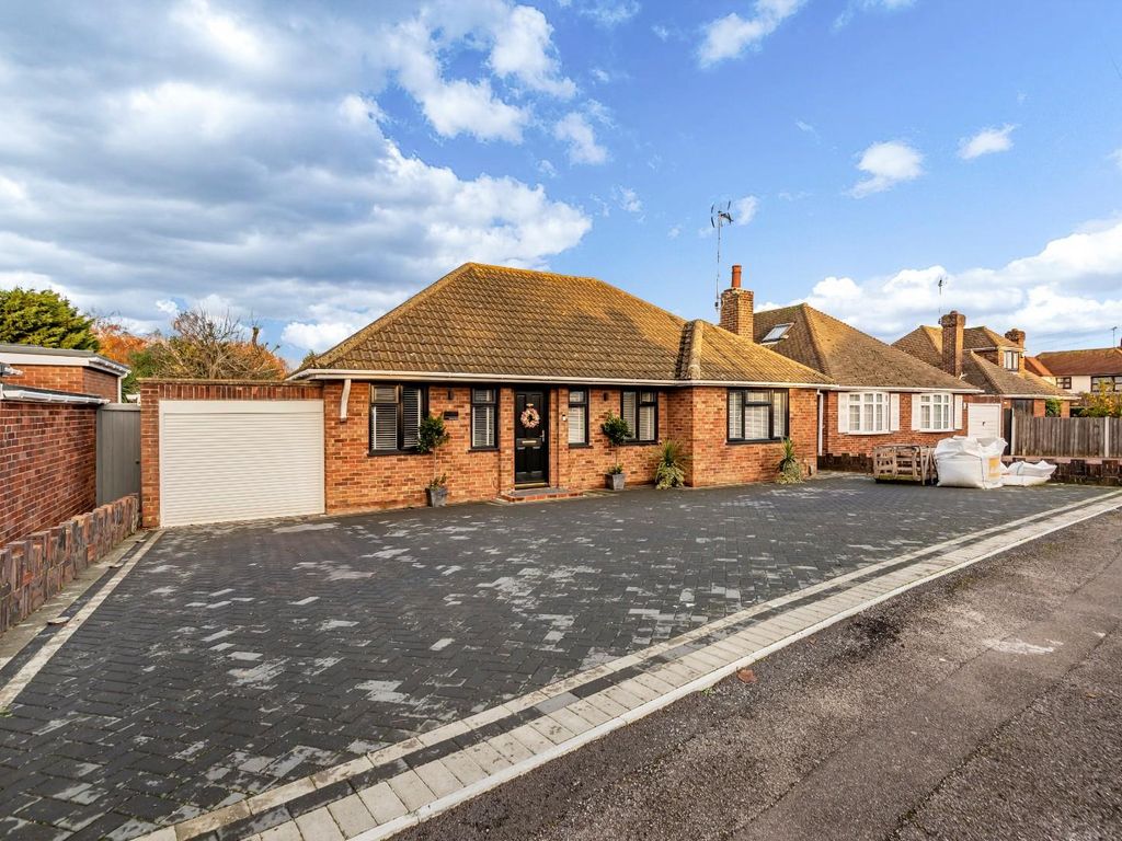 3 bed detached bungalow for sale in Harvey Road, Willesborough, Ashford