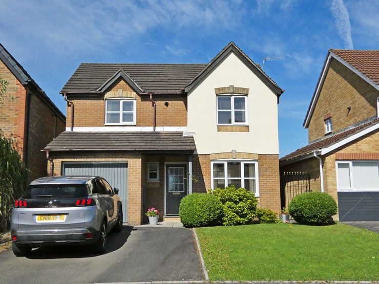 3 bed detached house for sale in Ramson Close, Penpedairheol, Hengoed