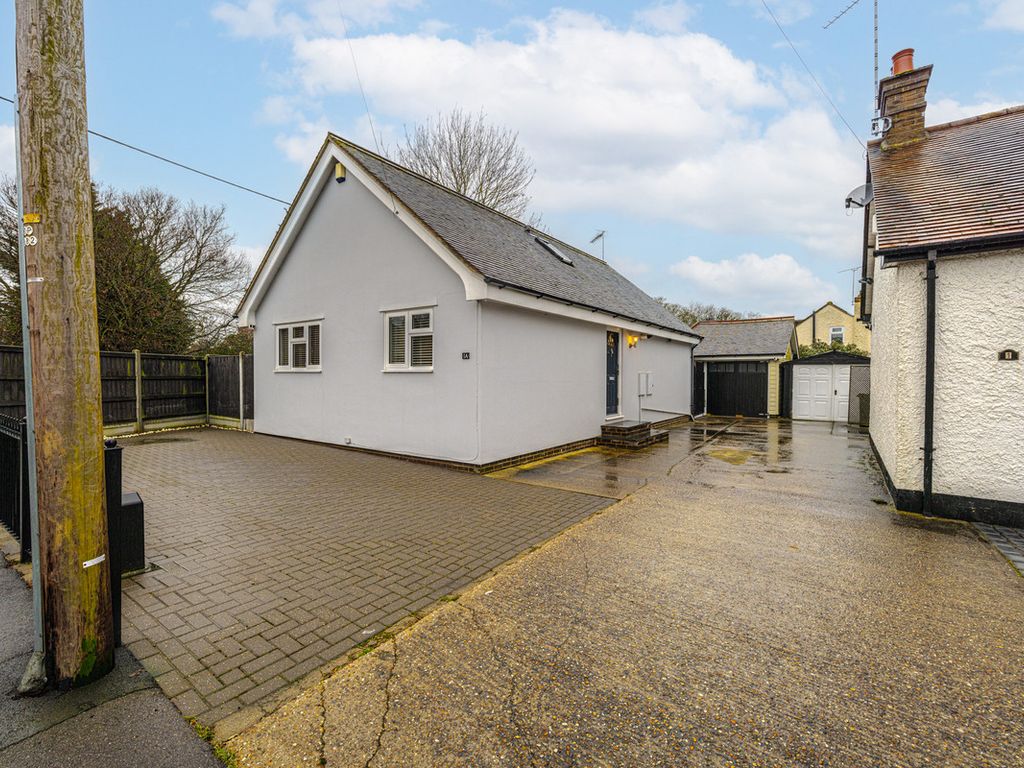 4 bed detached bungalow for sale in Thundersley Grove, Benfleet SS7, £