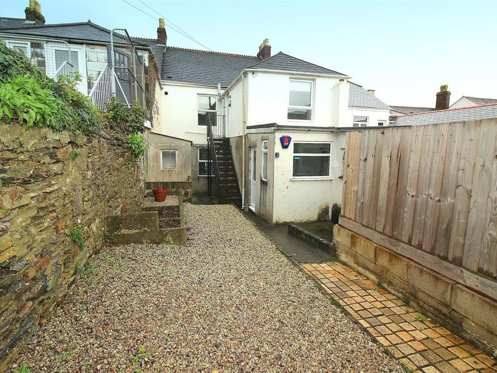 3 bed flat to rent in Victoria Lane, Saltash PL12, £800 pcm Zoopla