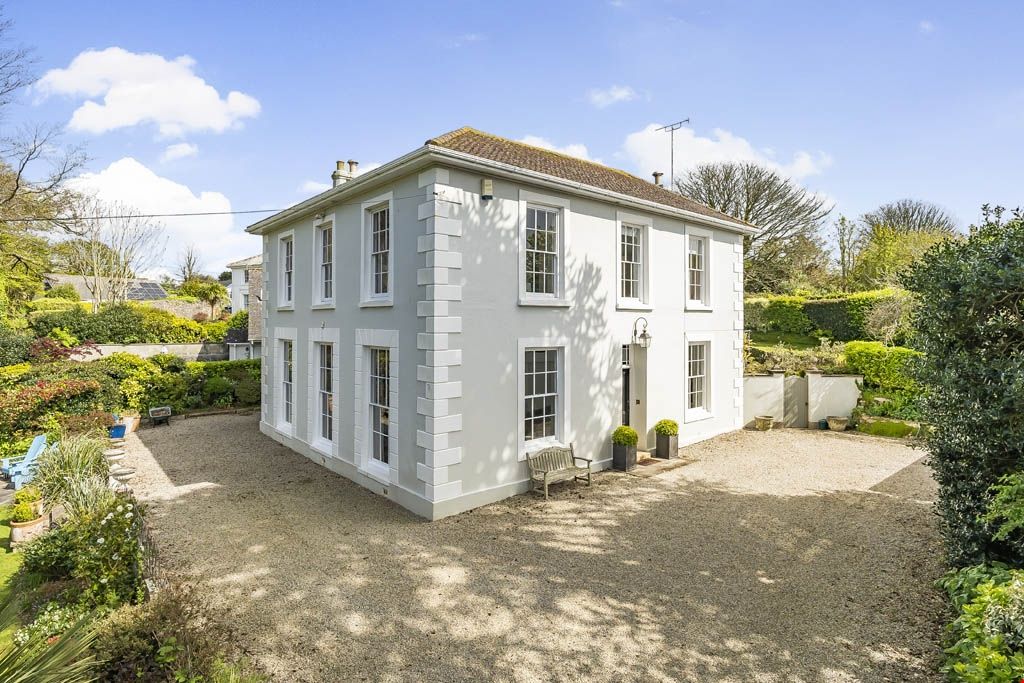 5 bed detached house for sale in St. Road, Hayle TR27, £