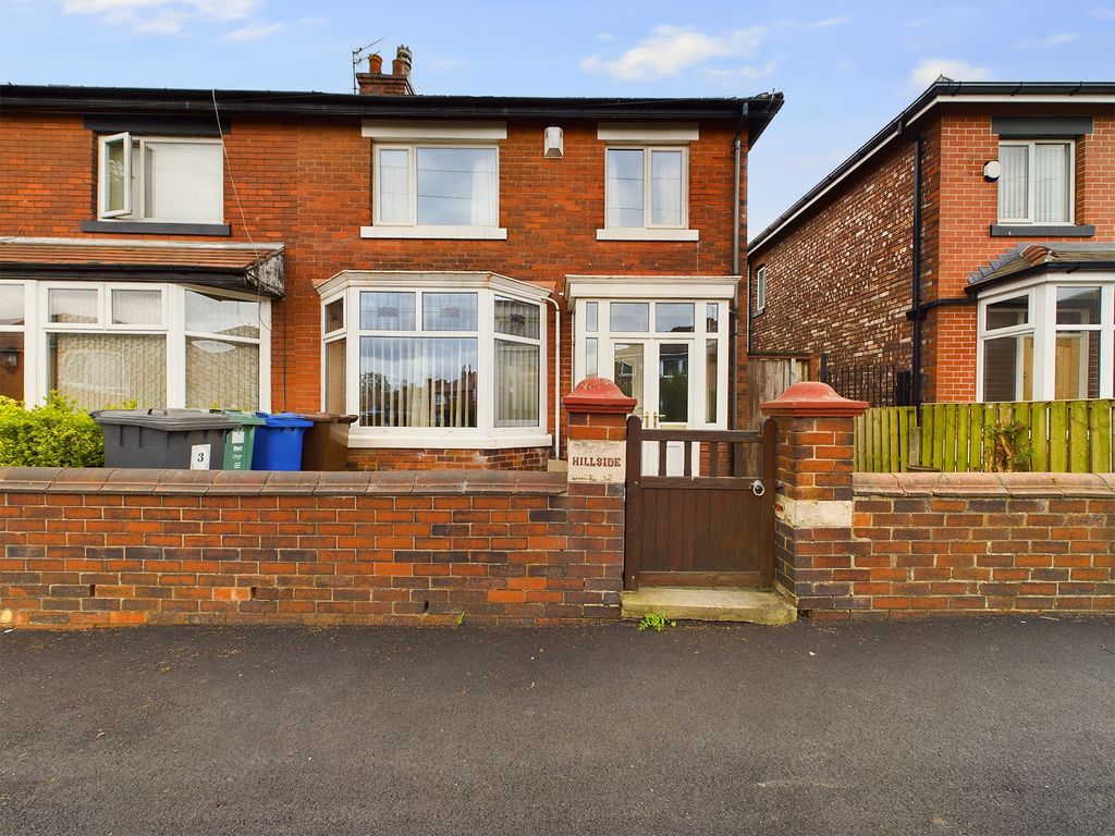 3 bed semidetached house for sale in West Avenue, Whitefield