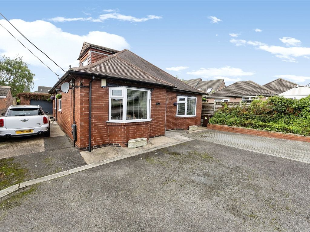 3 bed bungalow for sale in Braithwell Road, Ravenfield, Rotherham