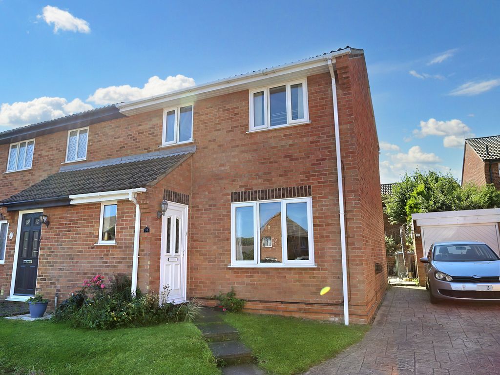 3 bed semi detached house for sale in Brandon Road Felixstowe IP11 £ 3 bed semi detached house for sale in Brandon Road Felixstowe IP11 £