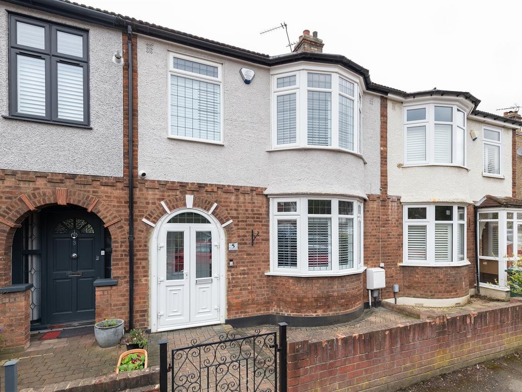 4 bed terraced house for sale in Abbotts Crescent, London E4 Zoopla