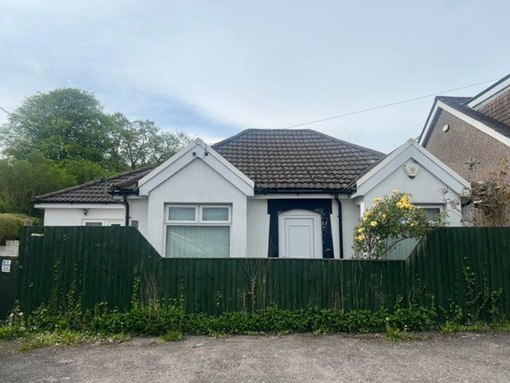 2 bed bungalow to rent in Hollybush Villas, Tonteg, Pontypridd CF38