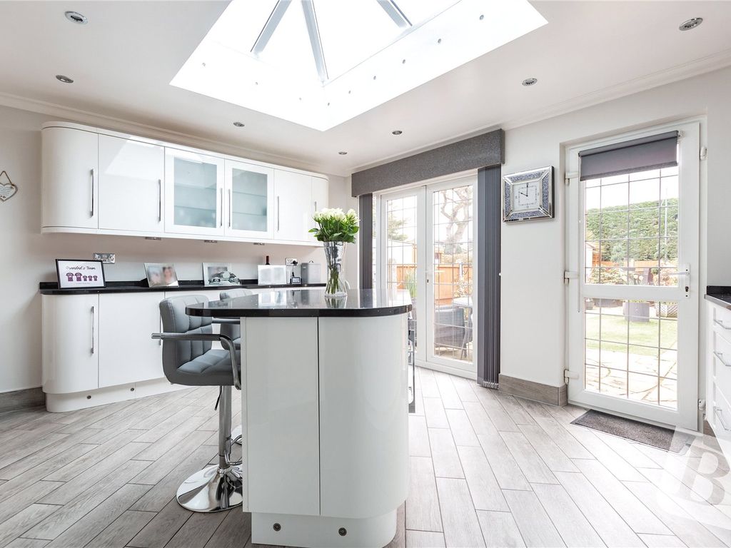 4 bed semidetached house for sale in Stoke Road, Rainham RM13 Zoopla