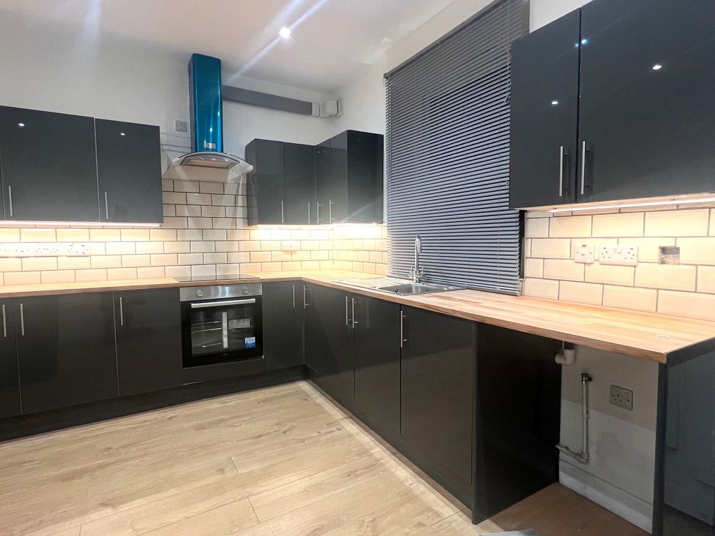 3 bed terraced house to rent in Westlea, Clowne, Chesterfield S43, £850