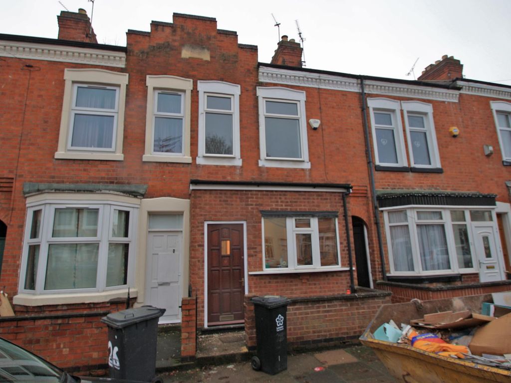 2 bed terraced house to rent in Hawkesbury Road, Leicester LE2, £795