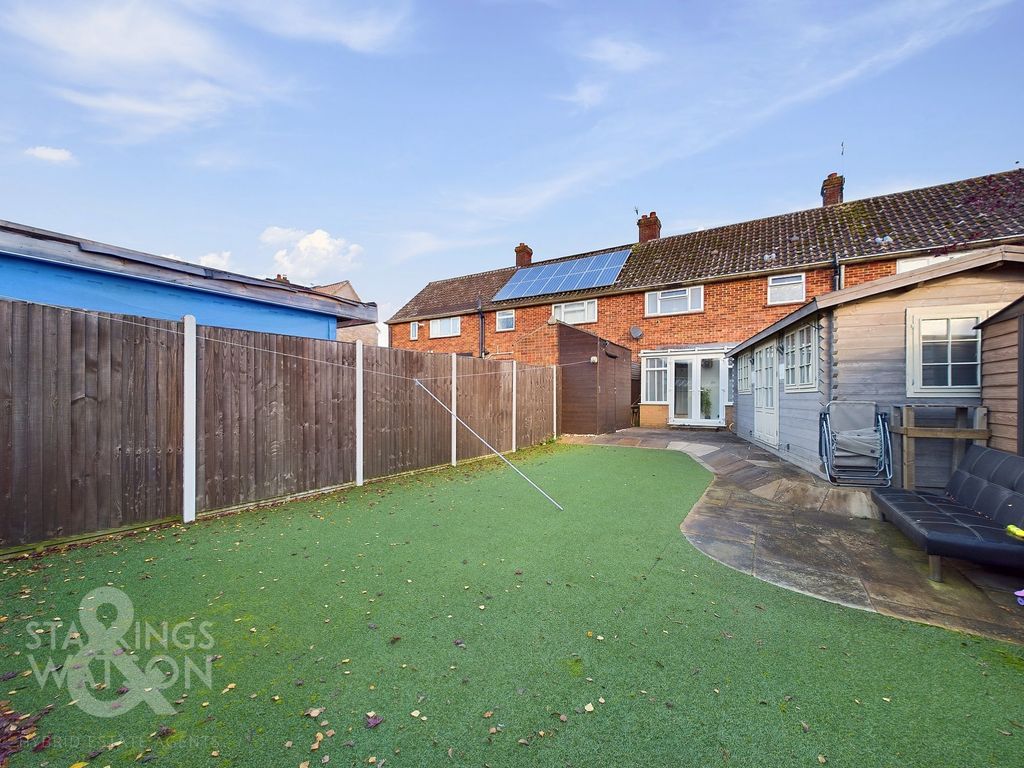 3 bed terraced house for sale in East Hills Road, Costessey, Norwich