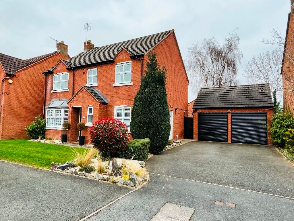 4 bed detached house for sale in St. Laurence Way, BidfordOnAvon B50