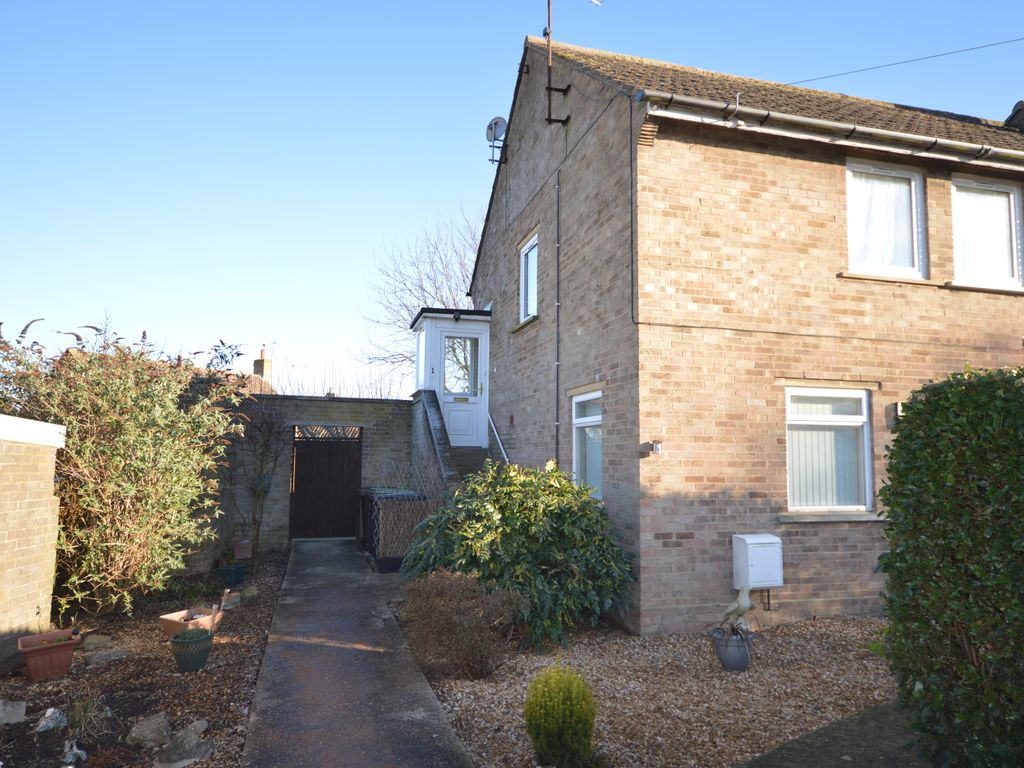 2 bed flat to rent in Park Road, Titchmarsh, Kettering NN14, £750 pcm