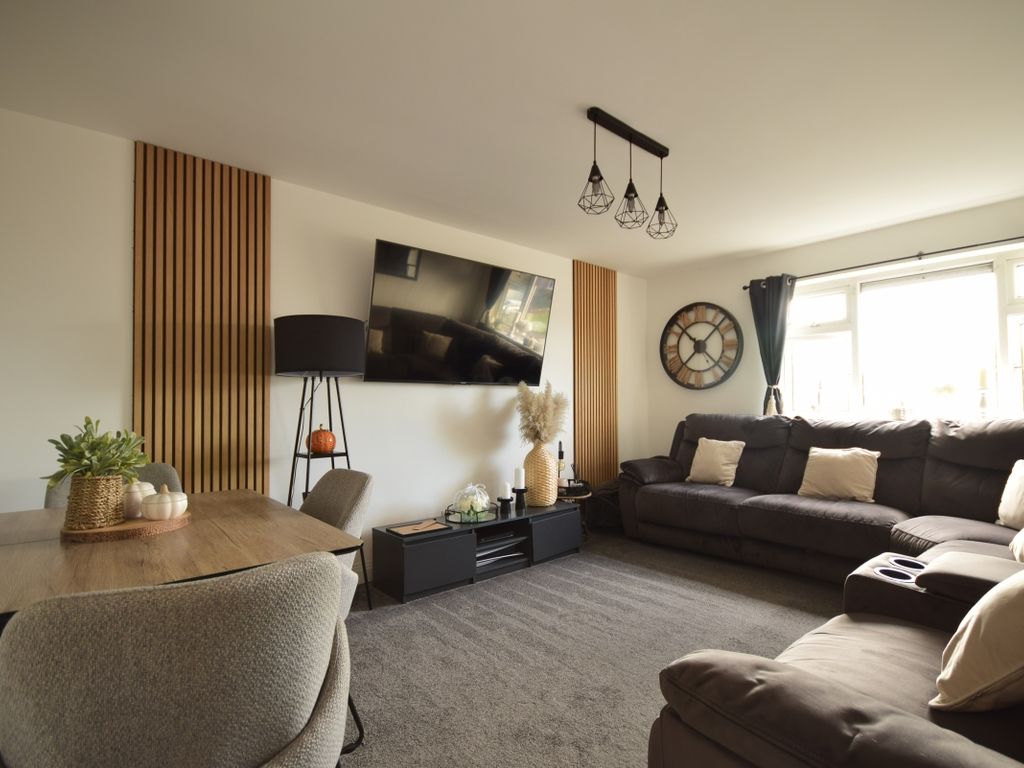 3 bed flat to rent in Puffin Walk, Waterlooville PO8, £1,200 pcm Zoopla