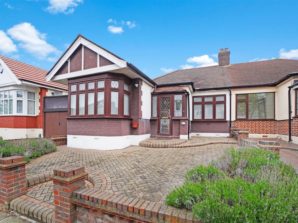 2 bed semidetached bungalow for sale in Ardwell Avenue, Ilford IG6