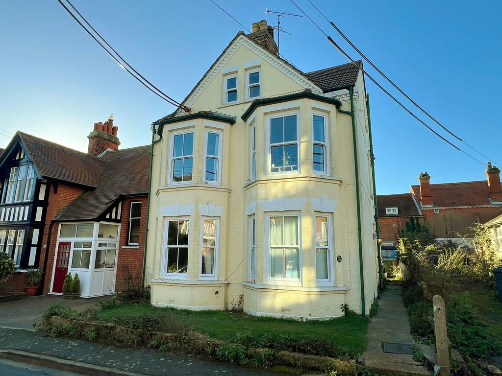 4 bed detached house for sale in Berners Road, Felixstowe IP11, £