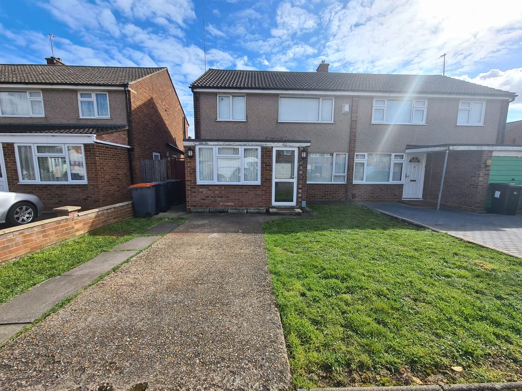 3 bed semidetached house to rent in Ormesby Way, Bedford MK40 Zoopla
