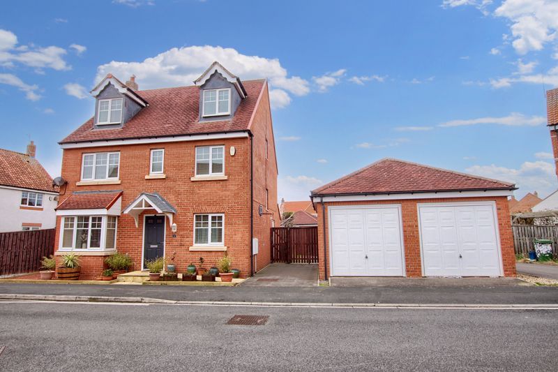 5 bed detached house for sale in Fishbourne Grove, Ingleby Barwick, StocktonOnTees TS17, £