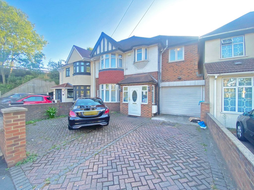 4 bed semidetached house for sale in Heston Road, Hounslow, Middlesex