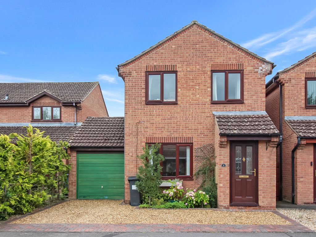 3 bed detached house for sale in Somerset Drive, Westbury BA13, £