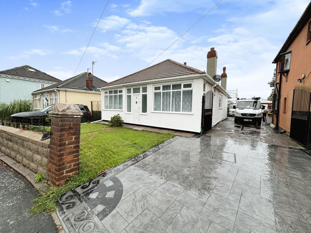 2 bed bungalow for sale in Uplands Grove, Willenhall WV13, £160,000 Zoopla