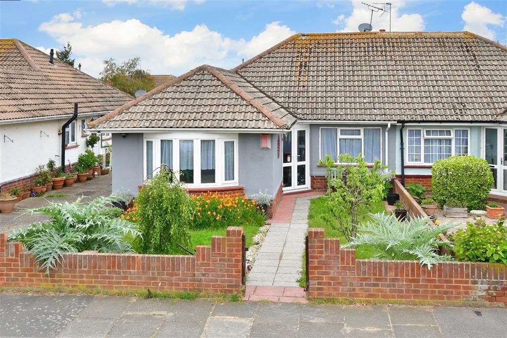 2 bed semidetached bungalow for sale in Warren Drive, Broadstairs