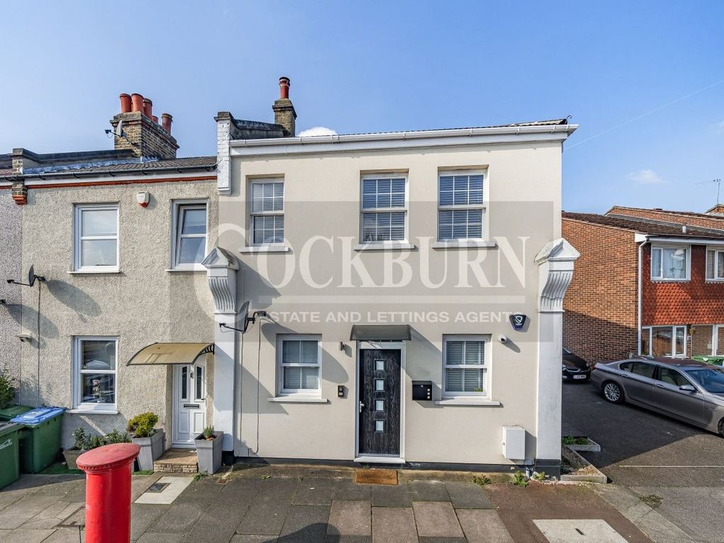 2 bed for sale in Green Lane, New Eltham SE9, £300,000 Zoopla