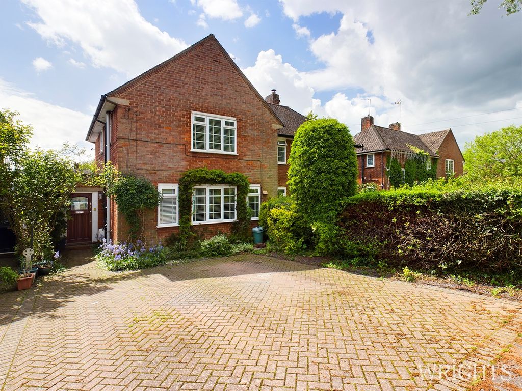 3 bed semidetached house for sale in Marsden Road, Welwyn Garden City