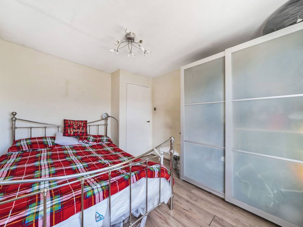 2 bed flat for sale in Belgrave Gardens, St John's Wood, London NW8, £